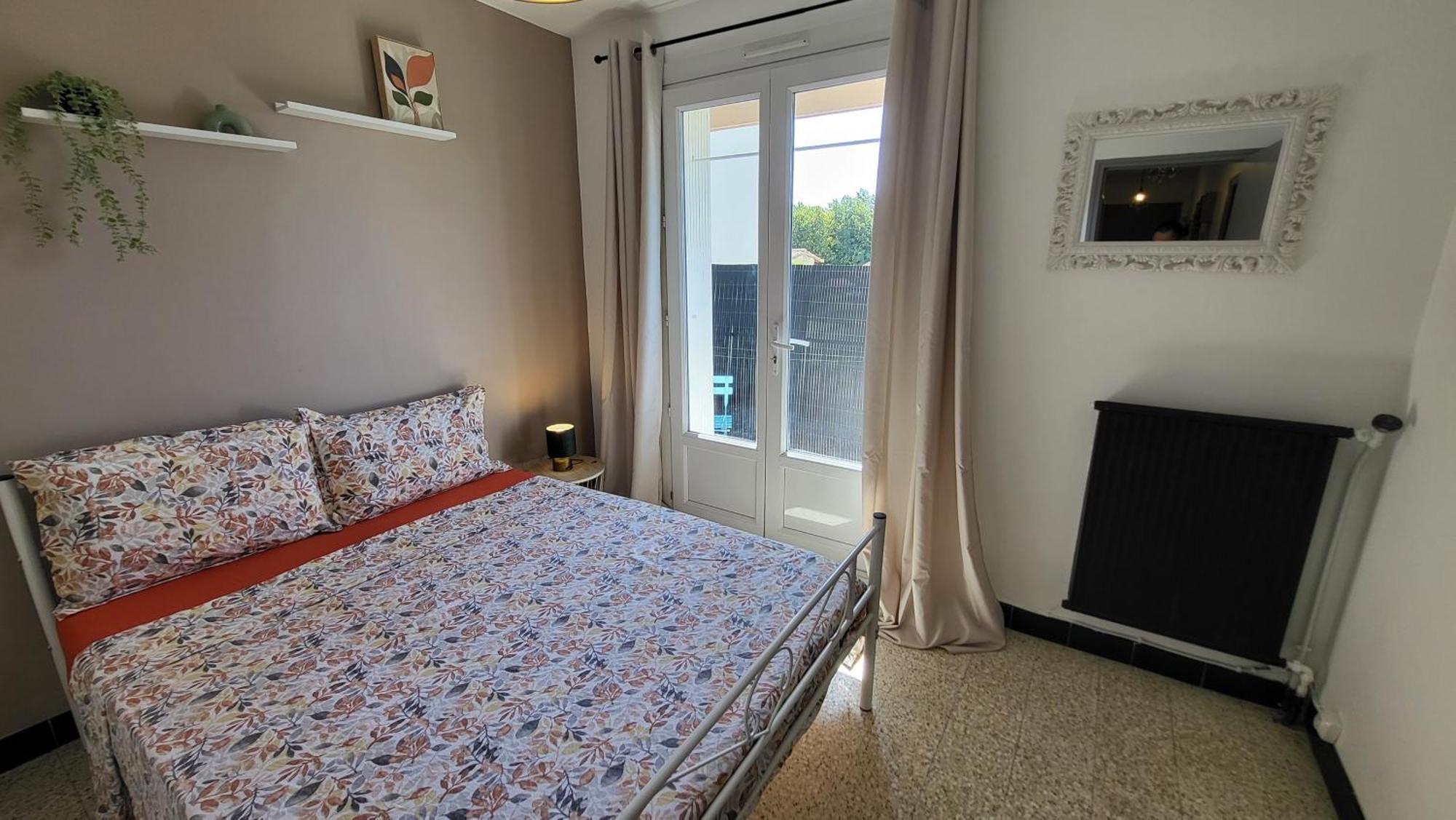 Les Tourterelles D'Avignon 2 Apartment Exterior photo